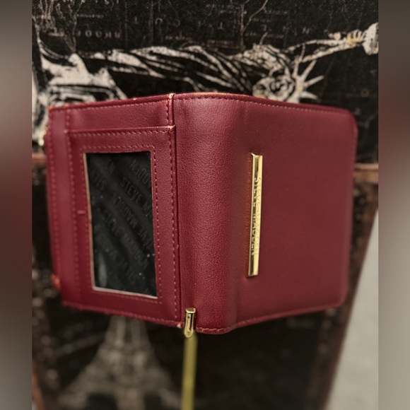 Steve Madden Burgundy Wallet GUC - Picture 3 of 7